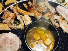 -江南猪肉商会无限续吃(弘大店)