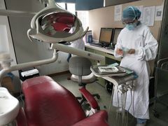 -浙江大学医学院附属口腔医院湖滨（延安）院区