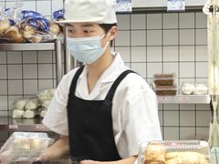 -白玉兰食品甜凤店(合生汇店)