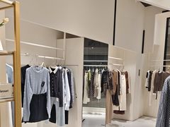 -四囍码头海鲜烧烤自助火锅(外滩南京东路悦荟广场店)