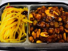宫保鸡丁-眉州东坡(上海中心店)