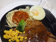 -汤姆家的牛排意面披萨(新城市广场店)