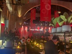 -FOUR PLAY BAR