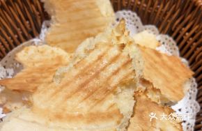Earth Pit Hand-Torn Flatbread