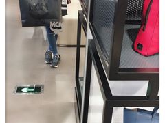 -MCM(比斯特上海购物村店)