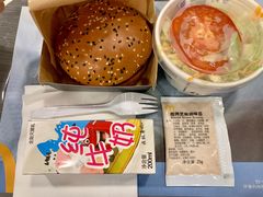 安格斯厚牛芝士堡-麦当劳(花城大道华穗路店)