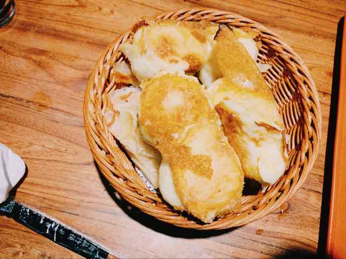 方俊礼胡辣汤(总店)-"[薄荷]环境:应该是新装修的,店面挺大.