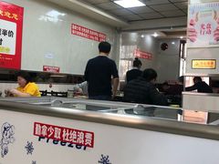 -荣吉招牌自助骨头锅(顾乡店)