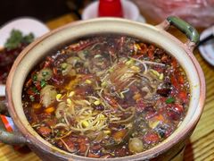 川味肥肠煲-兔槽江湖菜·重庆璧山兔(水围店)