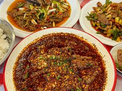 -洪霞餐馆·川菜·鲜货现炒(两江春城店)