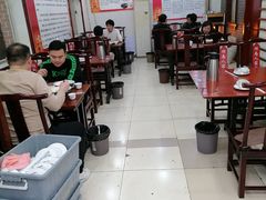 -湖南人家湘菜馆(镇江路店)