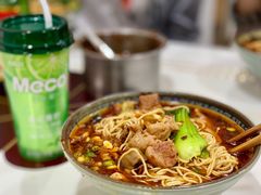 牛肉肥肠两掺-胥佳烧鸡公牛肉面馆