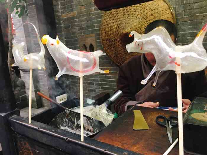 锦里小街好玩之一吹糖人