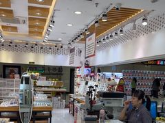 -美式眼镜·授权蔡司.依视路.尼康.豪雅.明月(人民广场店)