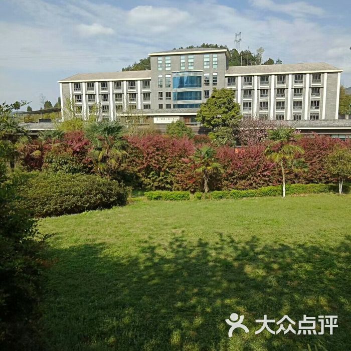 金刀峡两江假日酒店