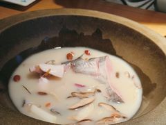 -咕嘟草帽鱼·牛奶一样的鲜鱼汤(天鹅湖万达广场店)