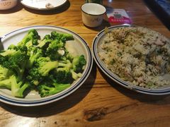 -小三峡食府(西五路店)