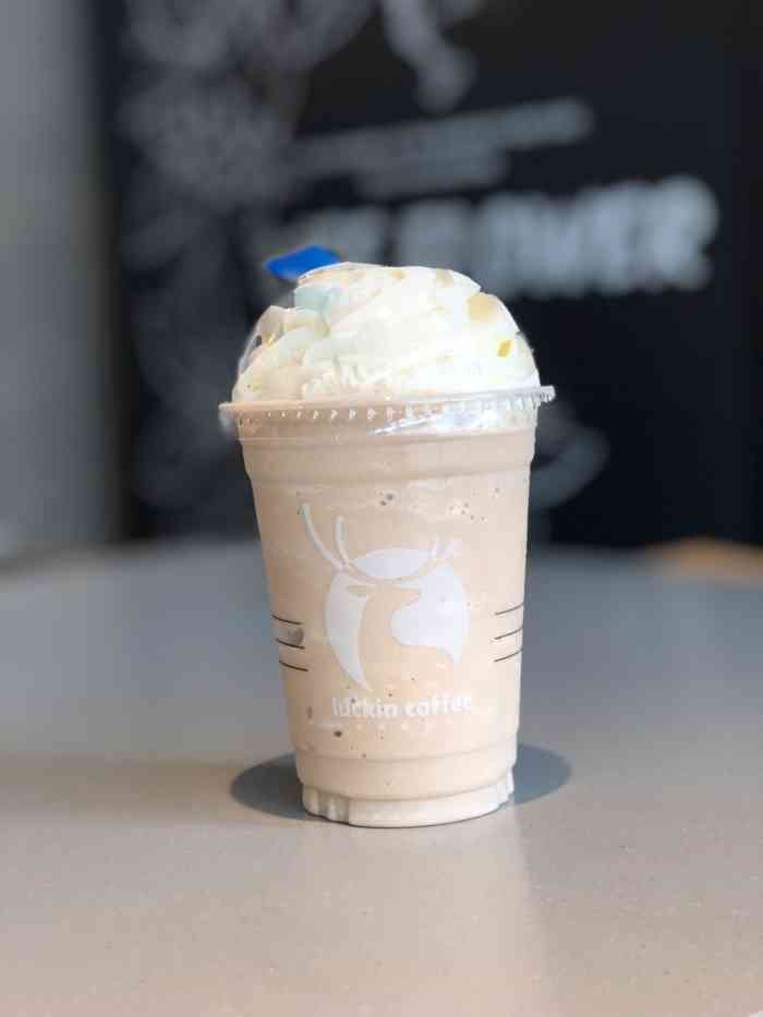 打分 卡布奇诺瑞纳冰,边喝边吹着风,爽.