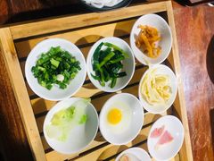 -老国贸云南传统过桥米线(滇池店)