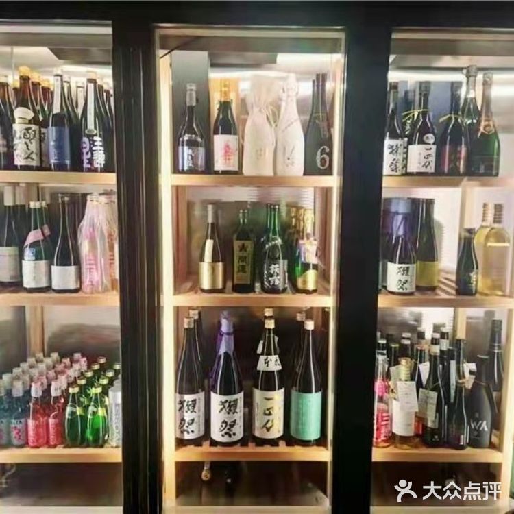 带有酒侍文化的高空日料