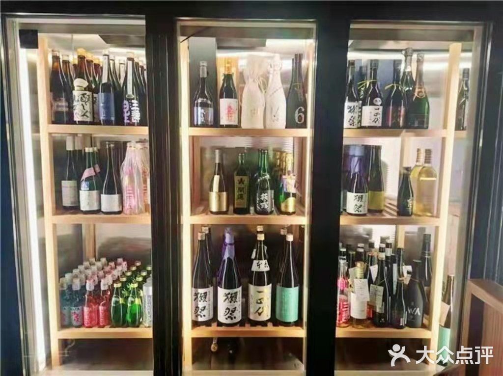 带有酒侍文化的高空日料