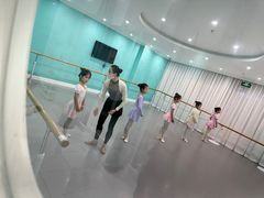 -Isee灰姑娘(六佰本商业街南区利泽西街)