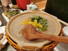 潮界生滚牛肉粥-潮界(虹桥新天地店)