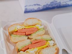鸡蛋火腿贝果三明治-Oasis coffee燕谷咖啡(公信店)