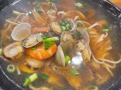 -老东镇啤酒屋海鲜加工·蒸汽海鲜·海鲜烧烤(台东店)