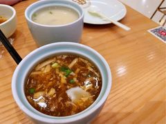 彩虹海鲜疙瘩汤-船歌·鱼水饺青岛菜(国贸商城店)