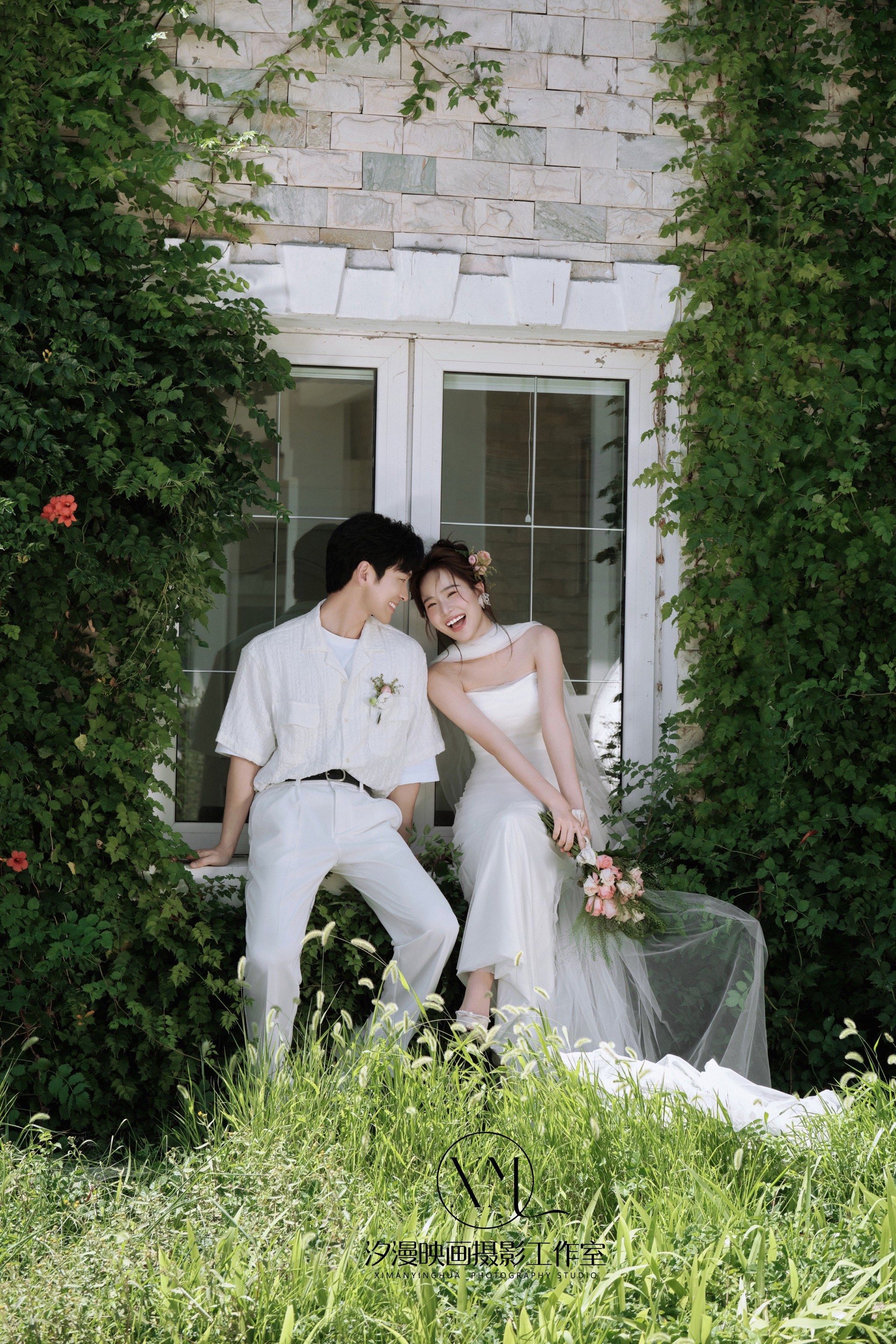 这组婚纱照实在是可爱又充满活力 美得惊人!美得惊人!