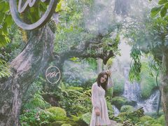 -Chom Cafe and Restaurant