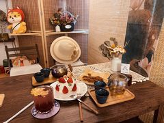 -C.Y Cafe