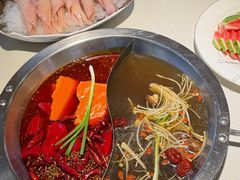 -茅草房·河畔园林火锅