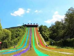 -雪山彩虹谷景区