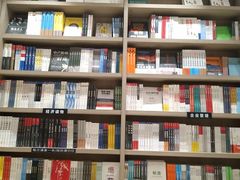 -钟书阁(群光广场店)