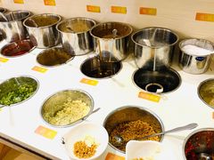 自助调料区-三头牛·潮汕牛肉生蚝火锅 (夏湾店)