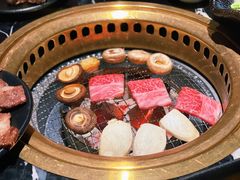 -山川小町·极番烧肉(新地假日广场店)