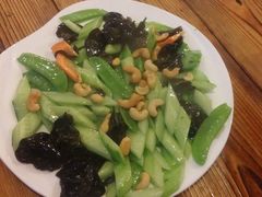 素食全家福-闯关东东北农家菜(崂山石老人店)