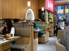 大堂-围炉肉舍•炭烤活鳗•丹东海鲜烤肉(步行街店)