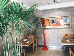 大堂-HIGH FIVE哈福手工汉堡(桂林路店)