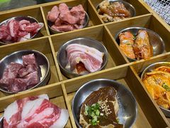 -马路牙子烧烤音乐酒馆(望京店)