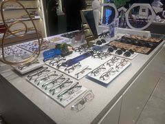 -视野联行眼镜·蔡司·尼康·豪雅·依视路(青浦宝龙店)