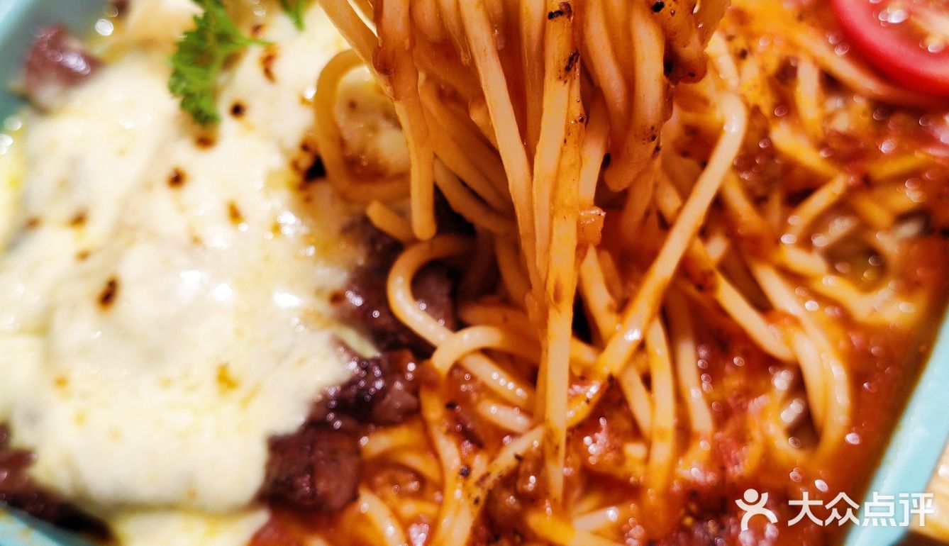 这家牛排店真的好吃，会上瘾[流泪][流泪]