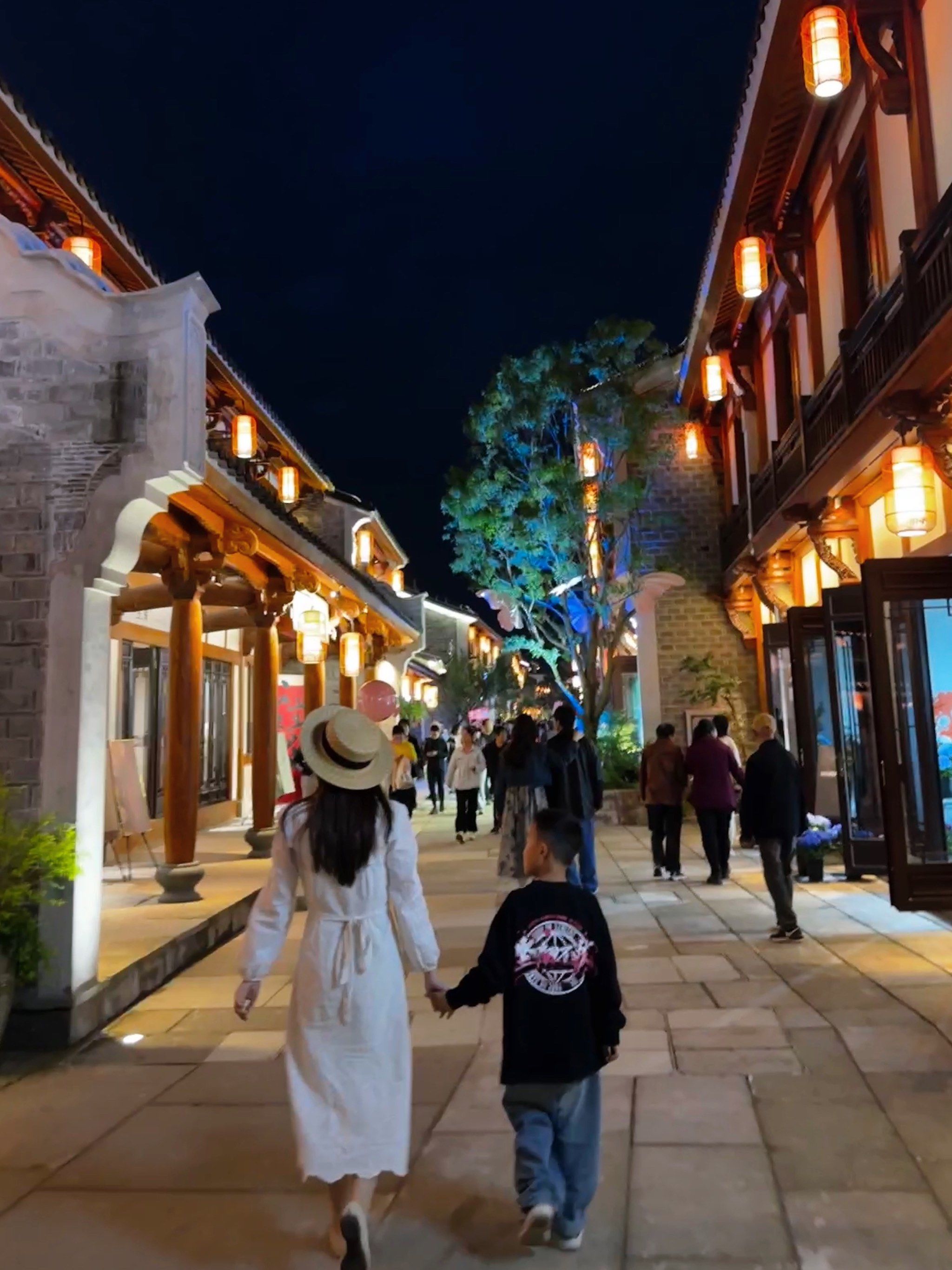 来台州椒江旅游的 ,一定不要错过霞沚老街
无门票99,夜景真的太赞