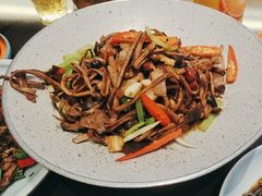 -川流不息·地道川菜·小龙虾(松东路店)