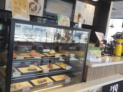 面包甜点陈列柜-麦当劳(健德桥得来速店)