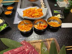 -臻牛烤肉