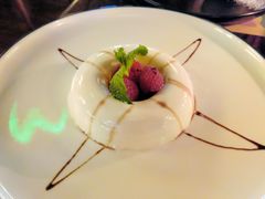 意式奶冻配浆果-安妮意大利餐厅(日坛店)