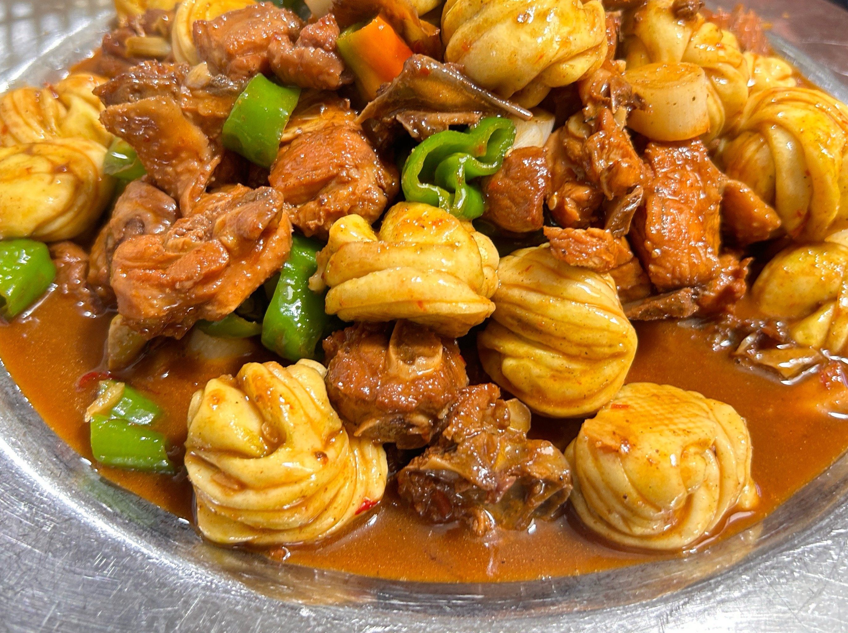 大盘鸡,新疆美食中的南博湾